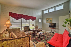 Coastal Escape with Yard, Walk 1 Mile to Texas A and M